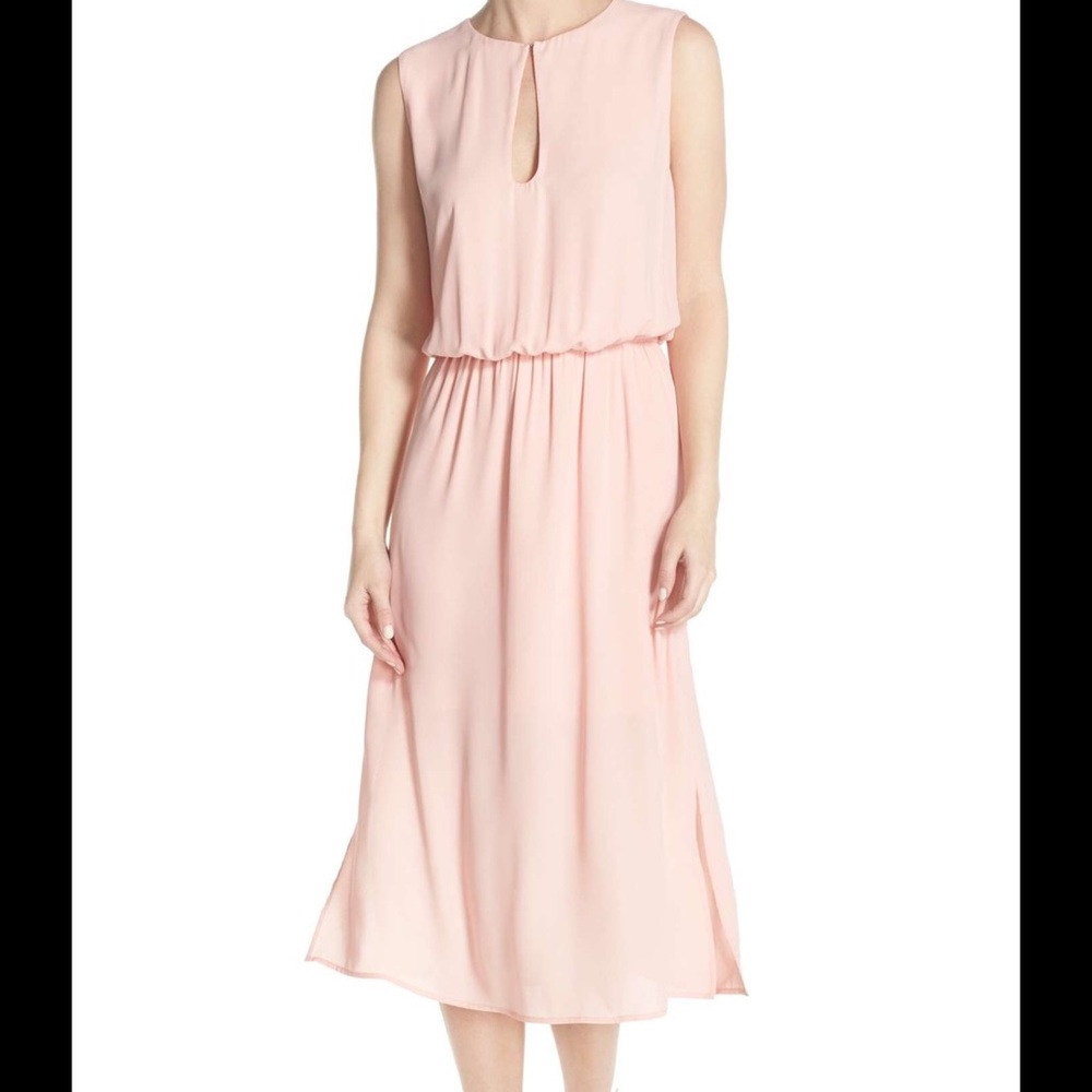 💕HP💕 Nordstrom blush keyhole midi dress